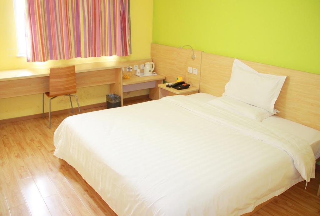 7Days Inn Foshan Beijiao Nanchang Road Шуньдэ Экстерьер фото